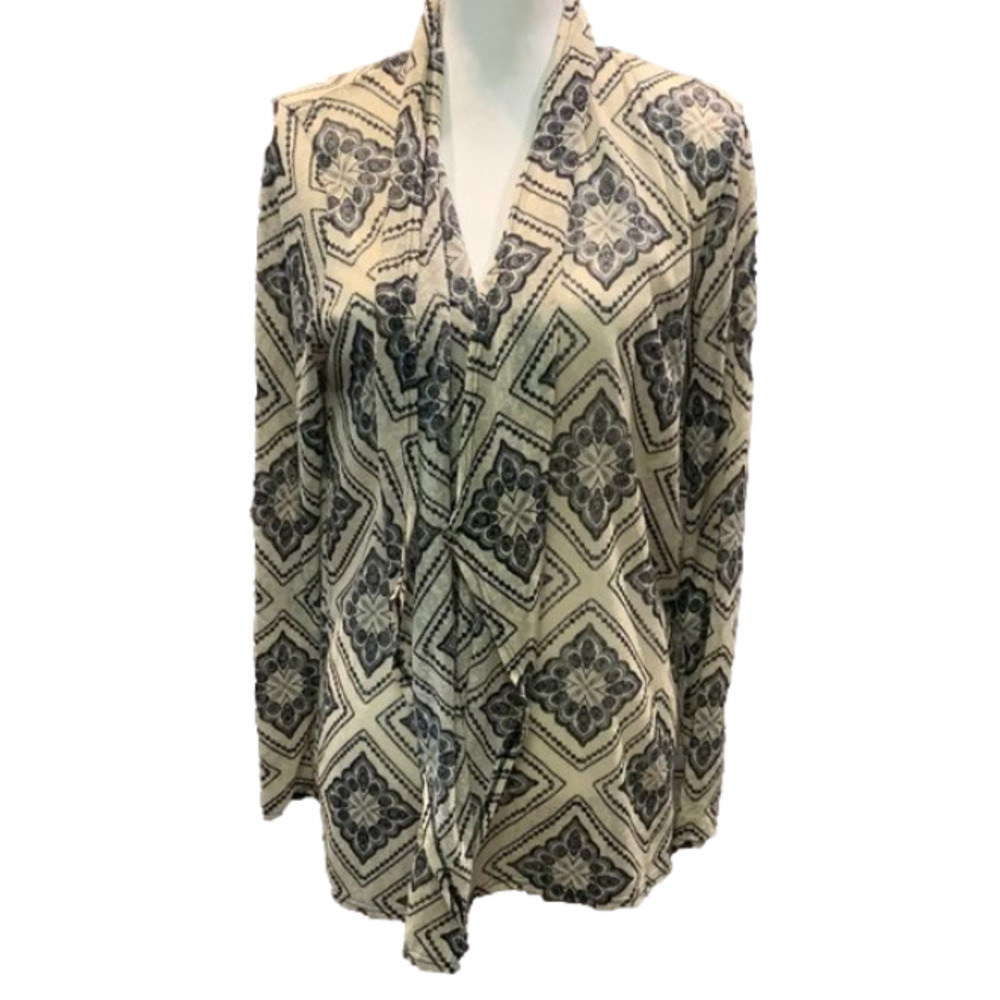 CHARLOTTE RUSSE Light Weight Cardigan Wrap